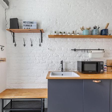 Black And White Apartment Budapest Luaran gambar