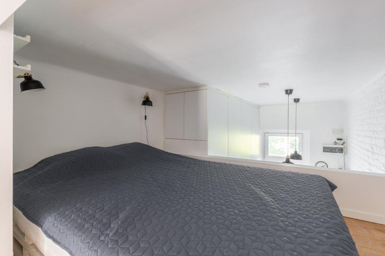 Black And White Apartment Budapest Luaran gambar