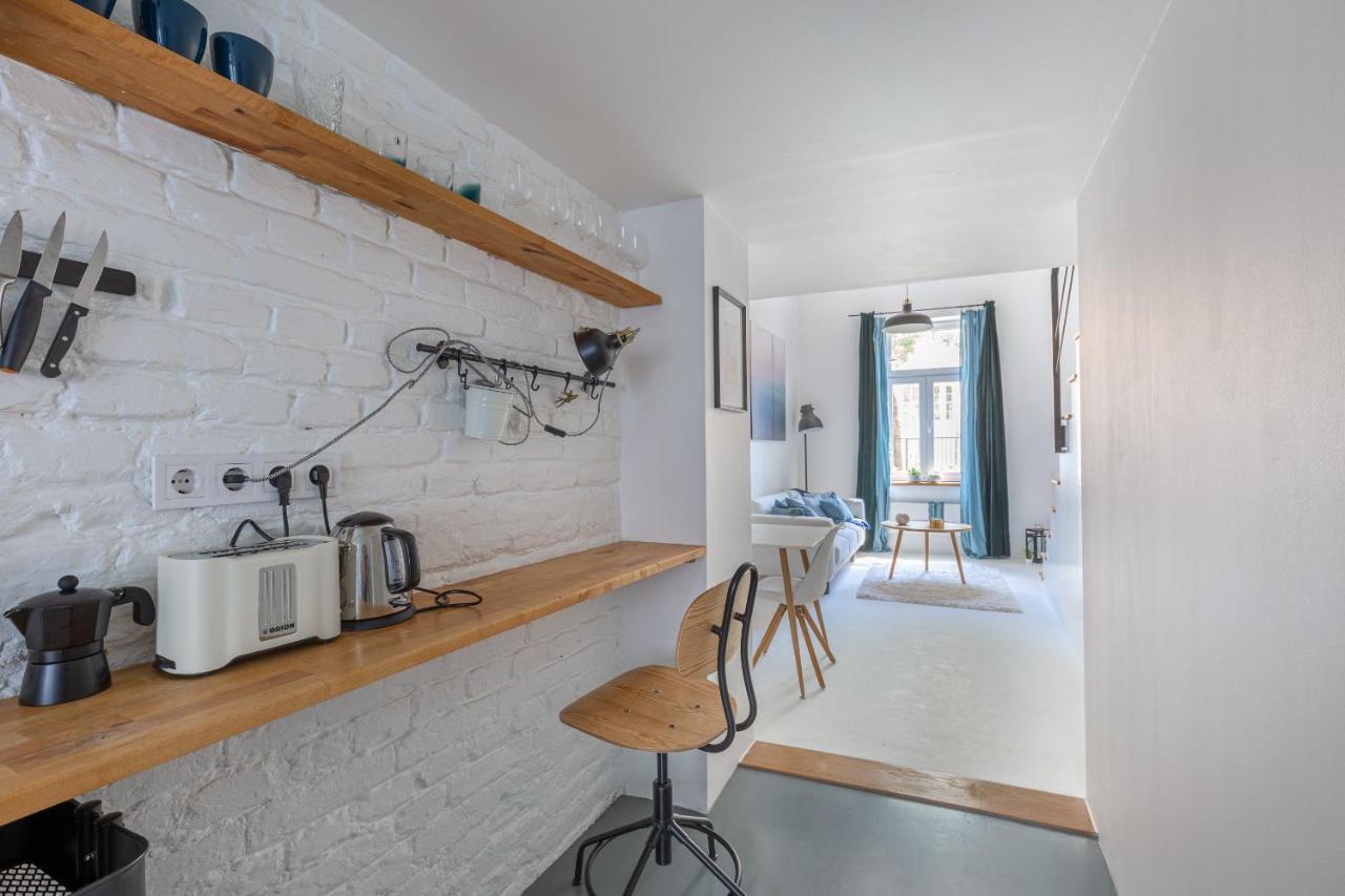 Black And White Apartment Budapest Luaran gambar